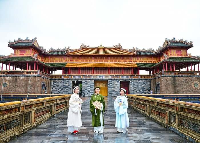 discover-hue-vietnam-tours-romantic-adventures