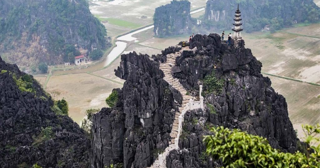 Mua Caves Ninh Binh - A Breathtaking Natural Beauty
