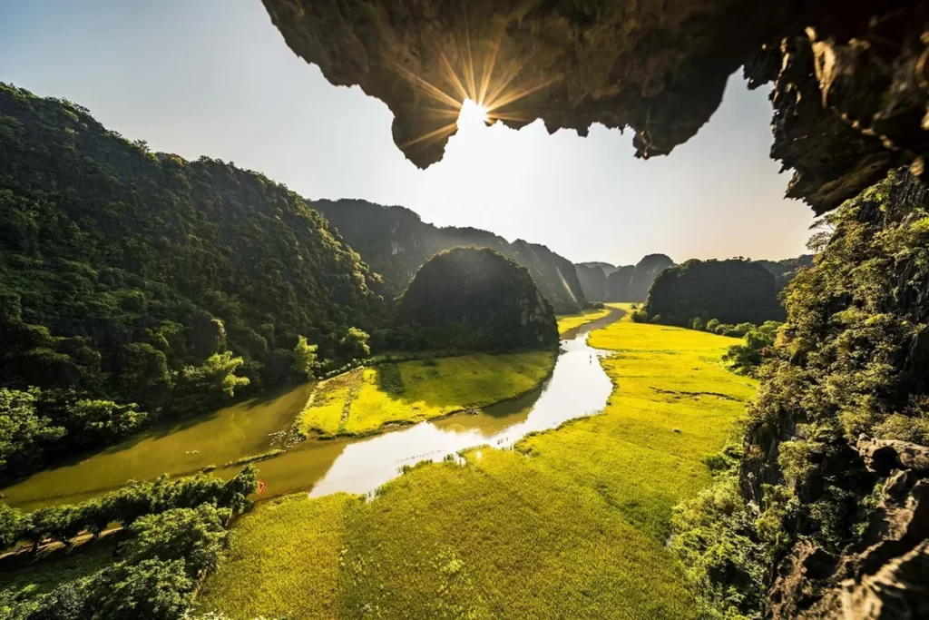 tam-coc-ninh-binh-guide-for-2026-travel