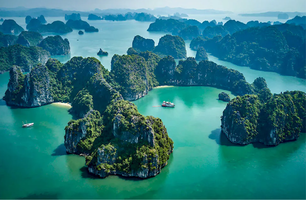 what-to-do-in-halong-bay-vietnam-super-fun