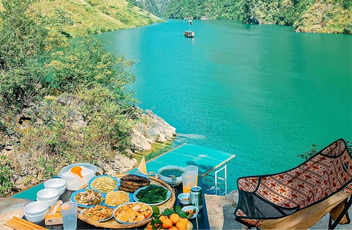 Camping By Nho Que River At Night