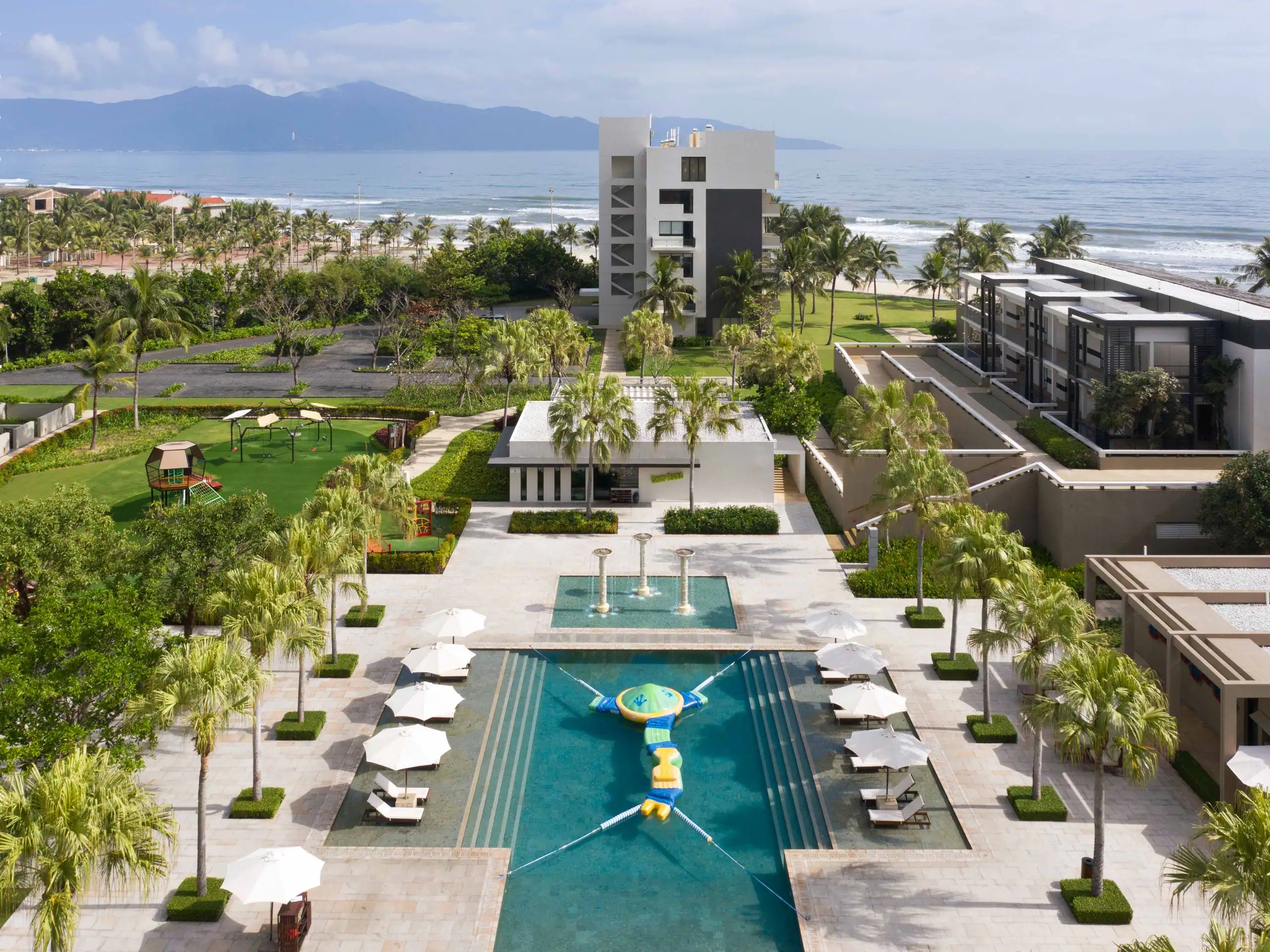 top-15-luxury-da-nang-beach-resort-in-vietnam