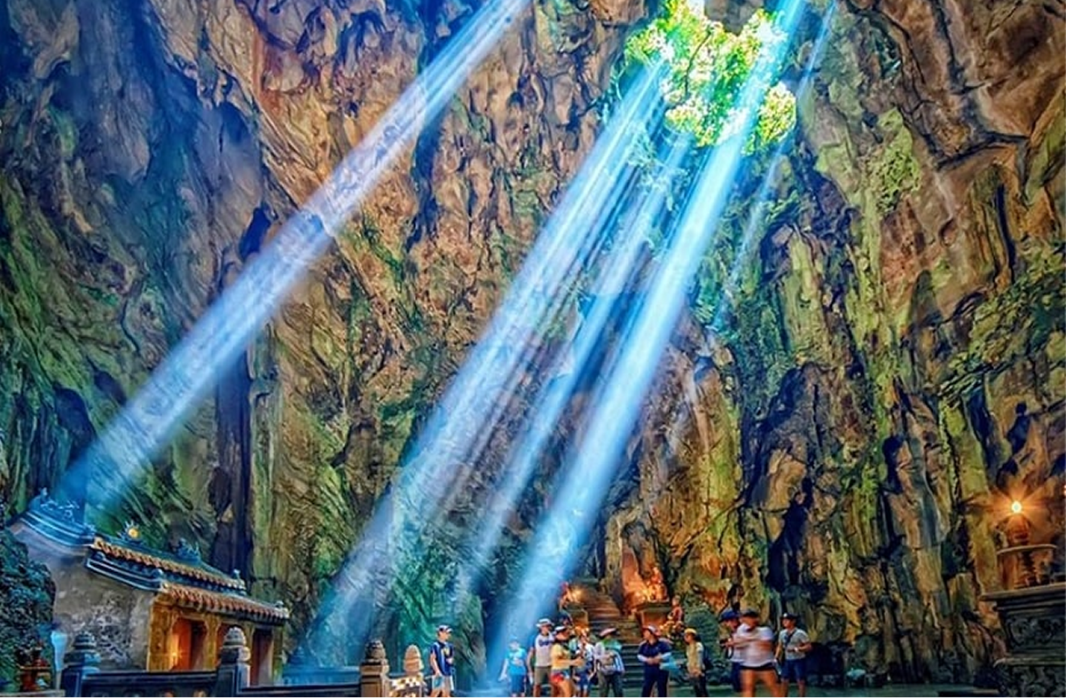 Huyen Khong Cave