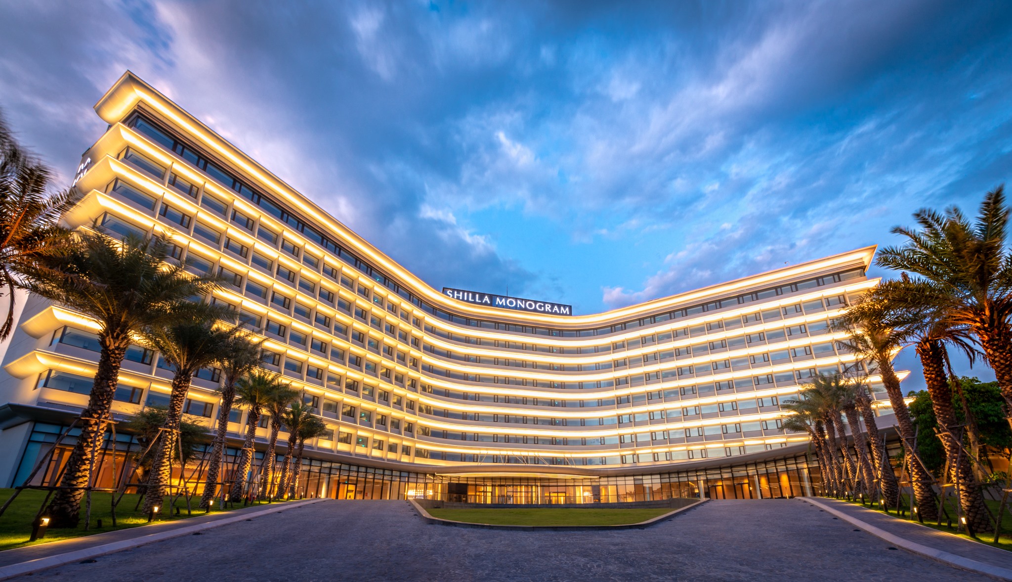 top-15-luxury-da-nang-beach-resort-in-vietnam