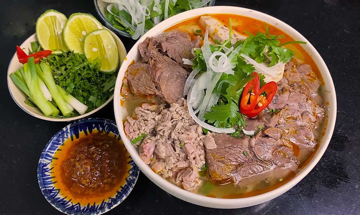 top-hidden-street-food-gems-in-vietnam-explore