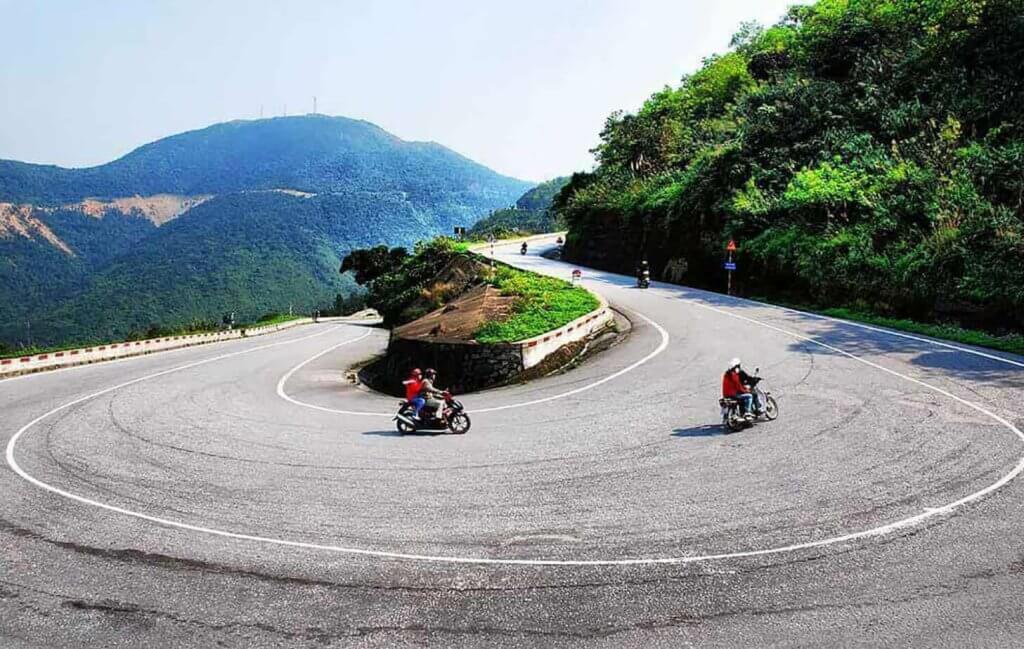explore-motorbike-road-trip-routes-in-vietnam