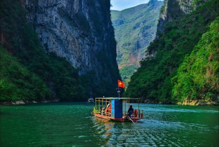 nho-que-river-boat-ride-guide-to-vietnam