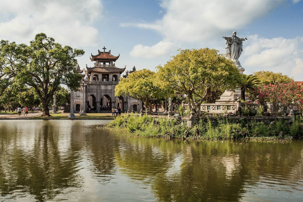 Best Things to Do at Phat Diem Stone Church