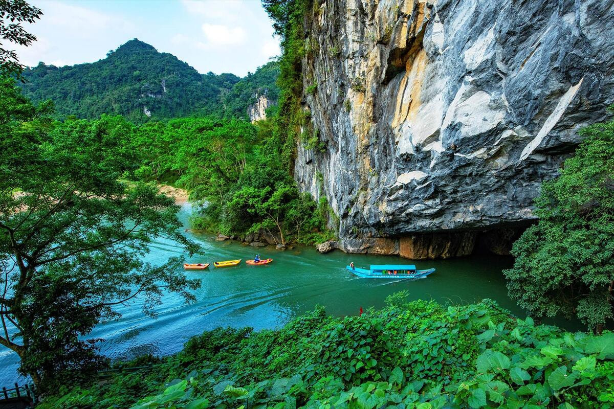 explore-amazing-bo-trach-quang-binh-vietnam