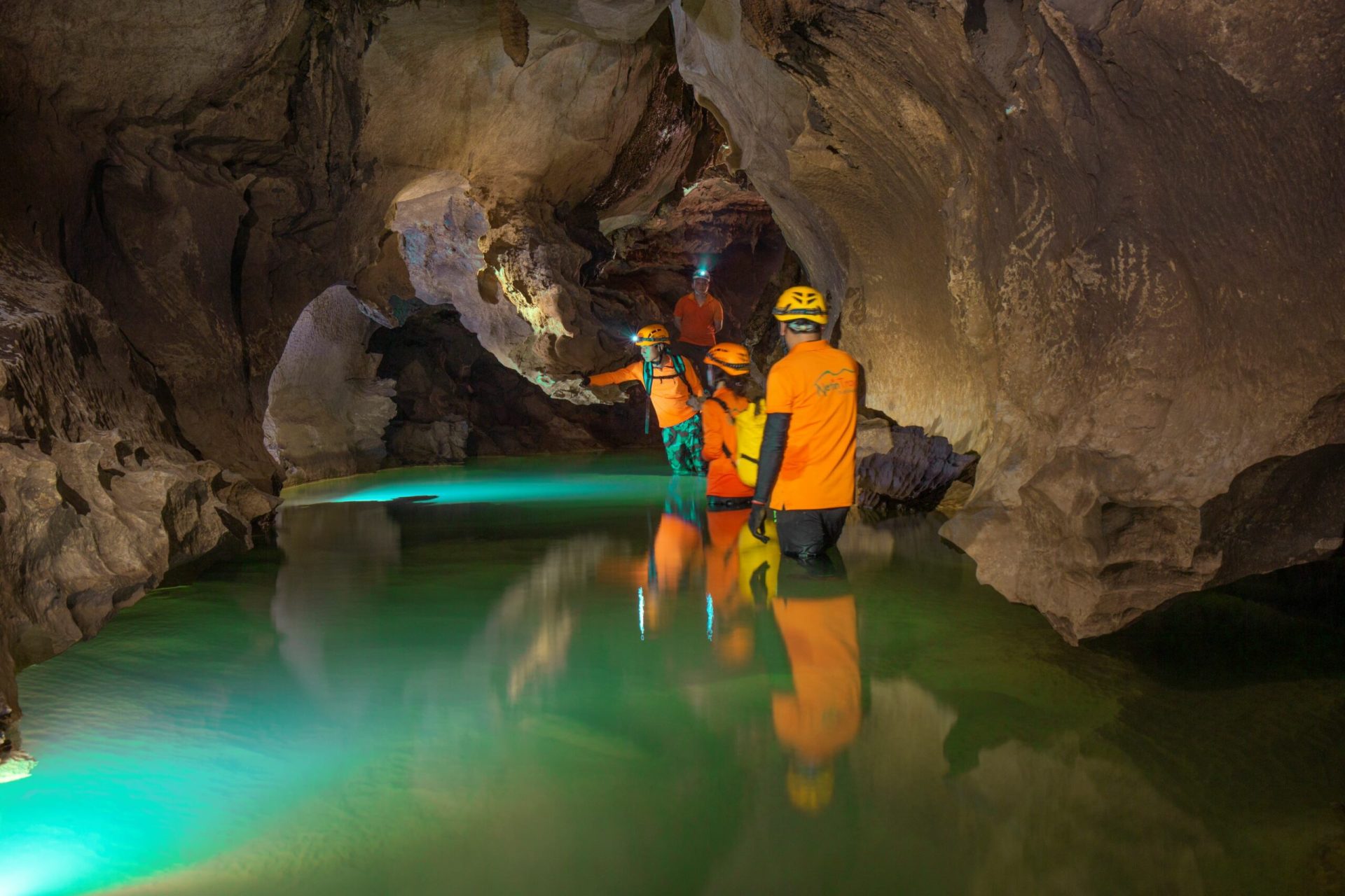 cha-loi-cave-quang-binh-explore-hidden-gem