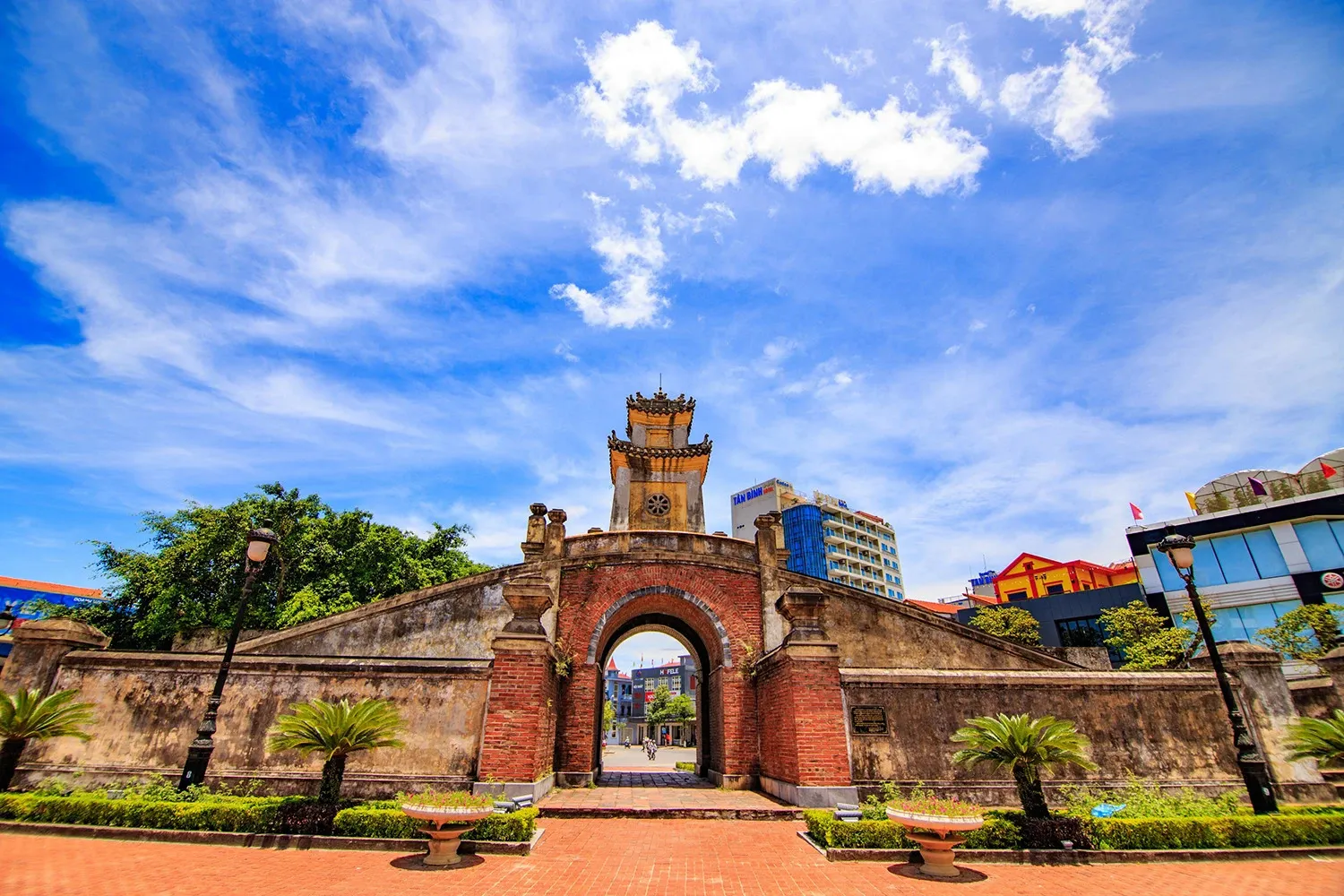discover-dong-hoi-vietnam-amazing-coastal-city