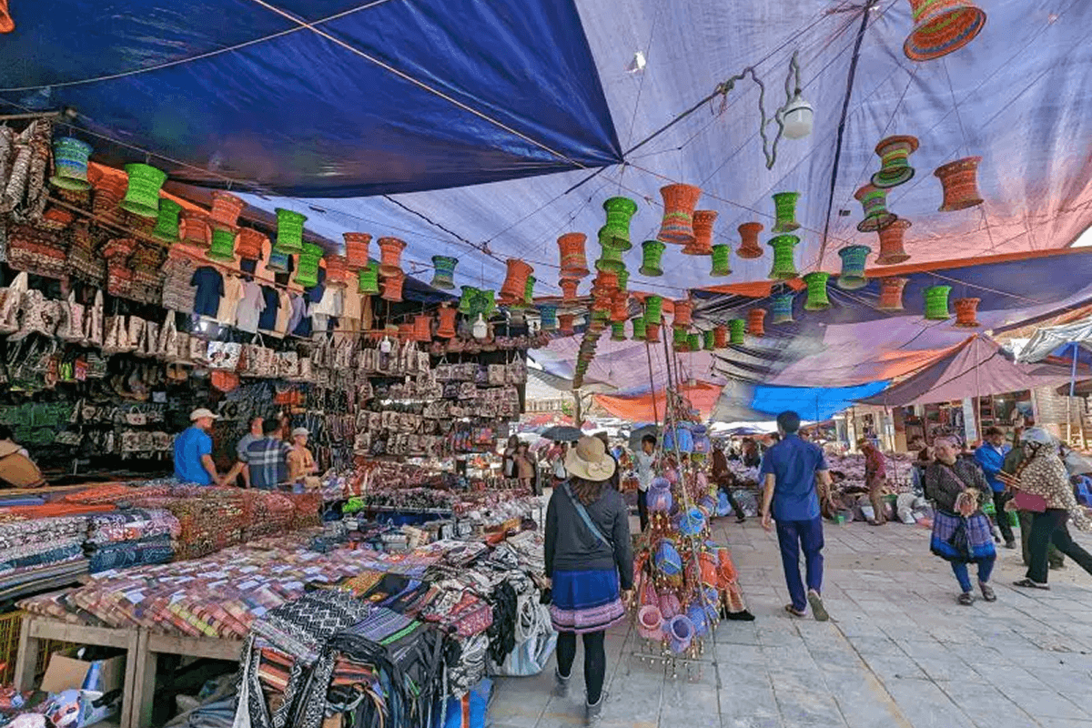 bac ha market local food and ethnic vendors northern vietnam