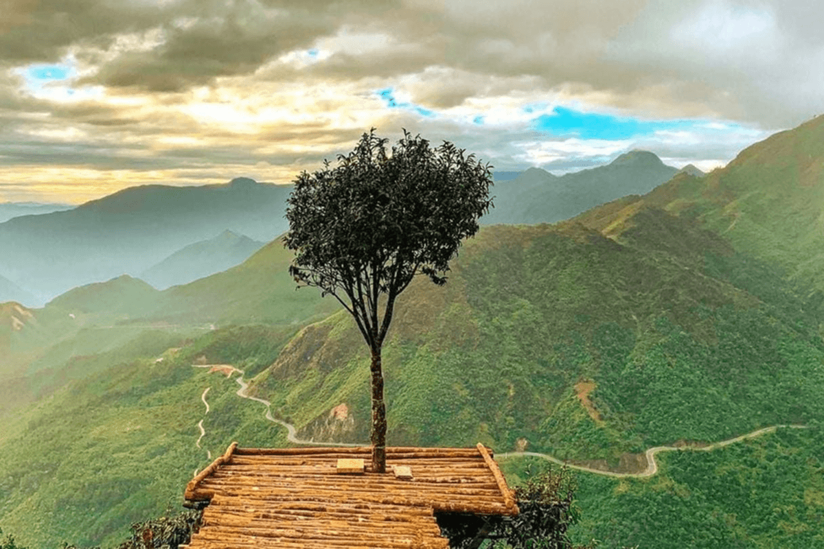 Panoramic mountain views from Heaven’s Gate Tram Ton Pass in Sapa