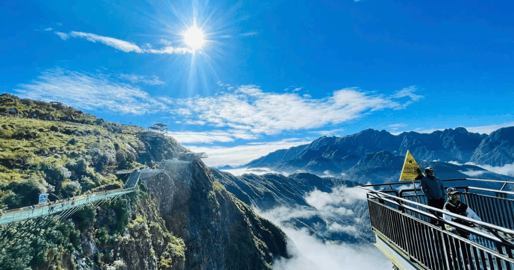 Private sightseeing day tour in Sapa including Cloud Dragon Skywalk and nearby attractions