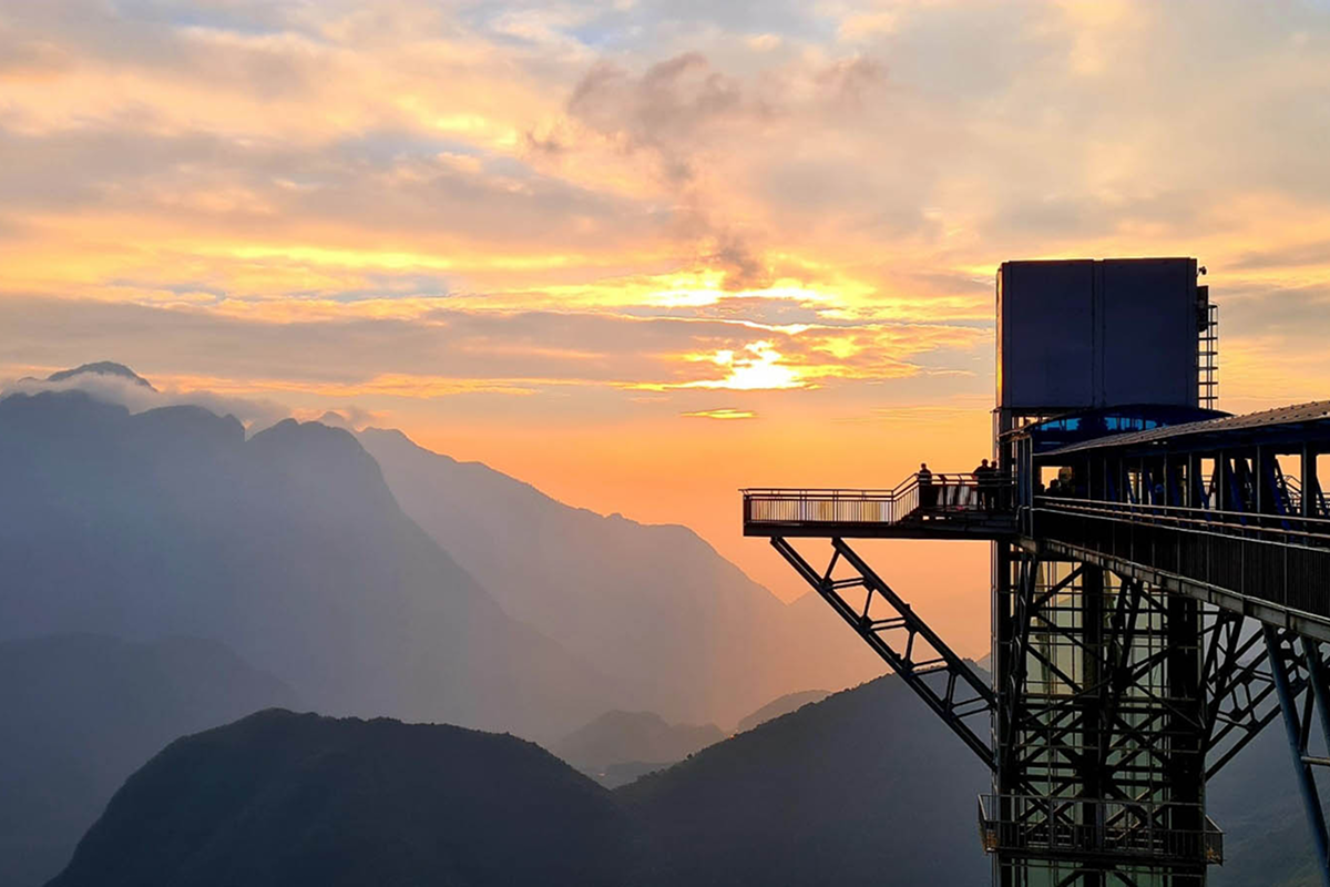 photo stop near o quy ho pass in sapa