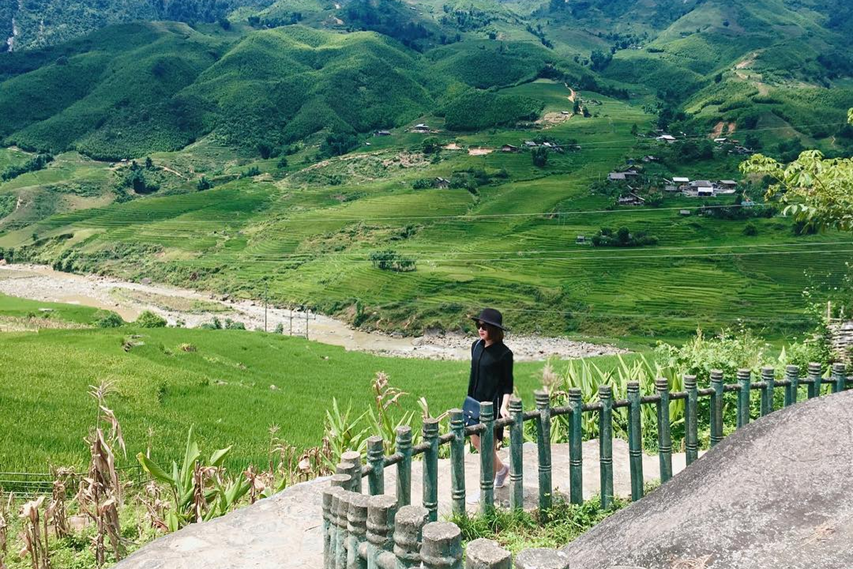 sapa love market travel tips for visiting Sapa Ancient Rock Field