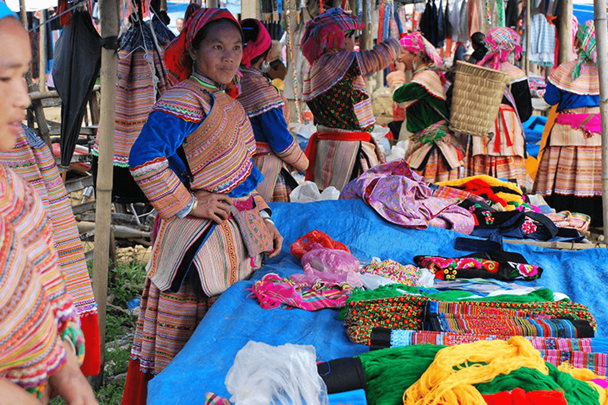 sapa love market local vendors and everyday life in Sa Pa town