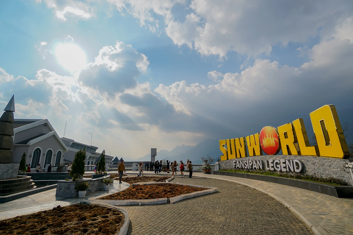sun world sapa entrance at Sun World Fansipan Legend in the mountain mist