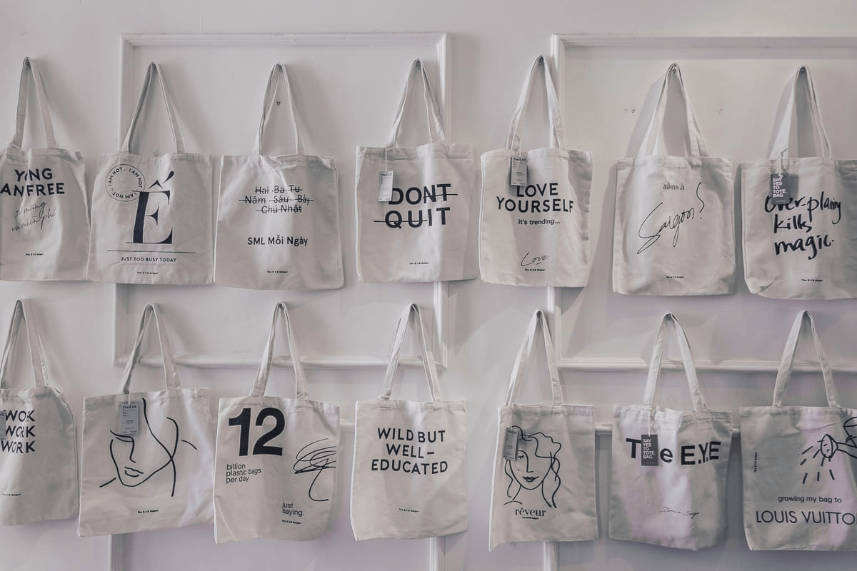 The E.Y.E Saigon - A hidden vintage café where creativity meets nostalgia.